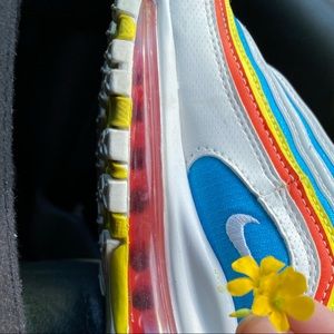 Meet your Posher, Alyxis